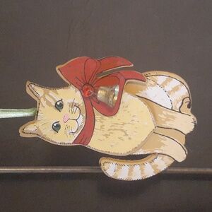 Kurt S. Yellow cat ornaments